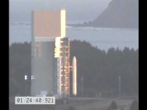 Minotaur 4 rocket launches FastSat, NanoSail-D (7 satellites total) from Kodiak, Alaska