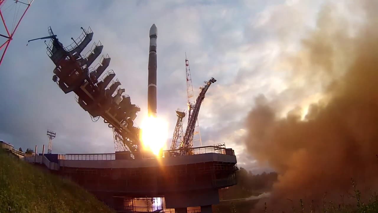 Пуск ракеты-носителя «Союз-2.1В» с космодрома Плесецк