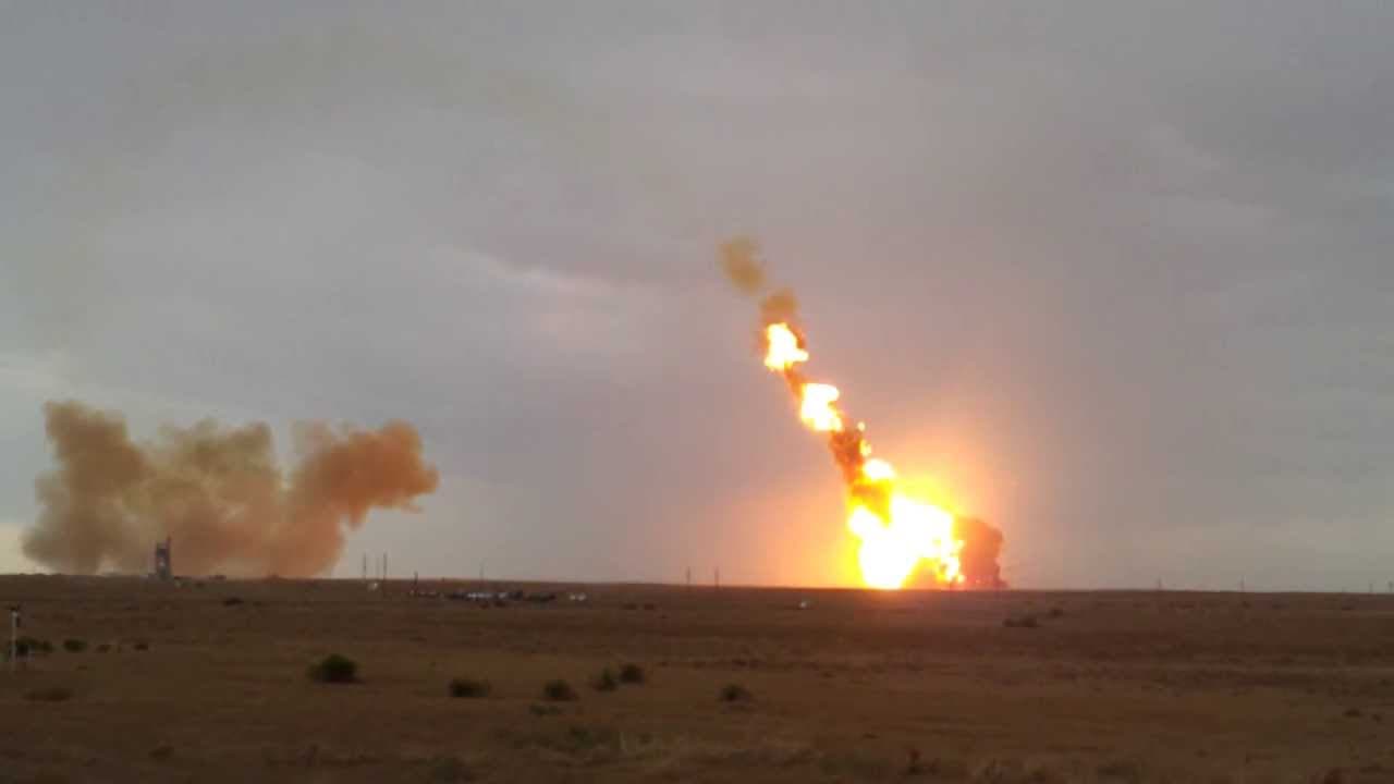 Crash rocket "Proton-M" with 3 Glonass spacecraft / Аварийный пуск "Протон-М" 02.07.2013