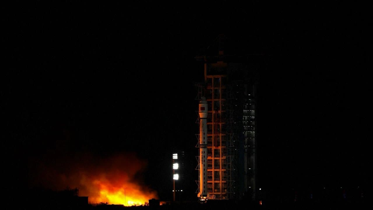 Long March-4C launches FengYun-3H (FY-3H)