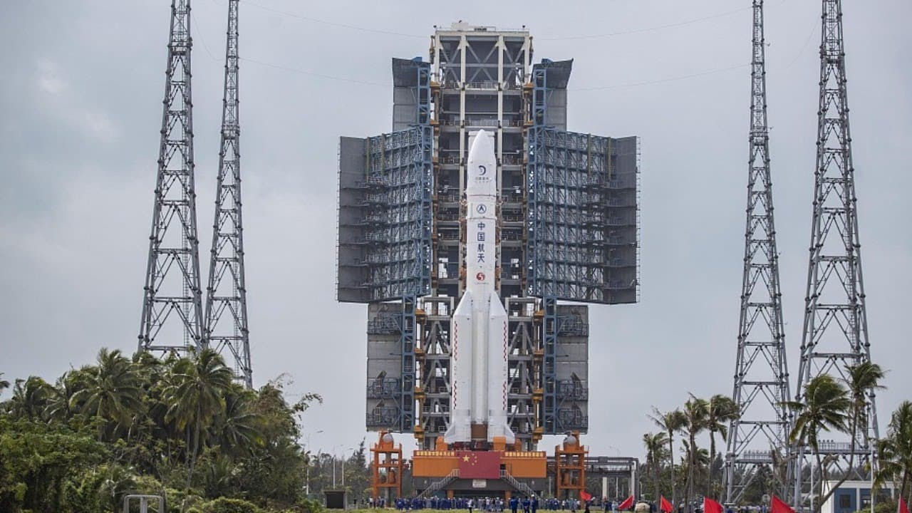 Live: China launches Chang'e-5 lunar mission with Long March-5 rocket嫦娥五号“挖土”之旅启航