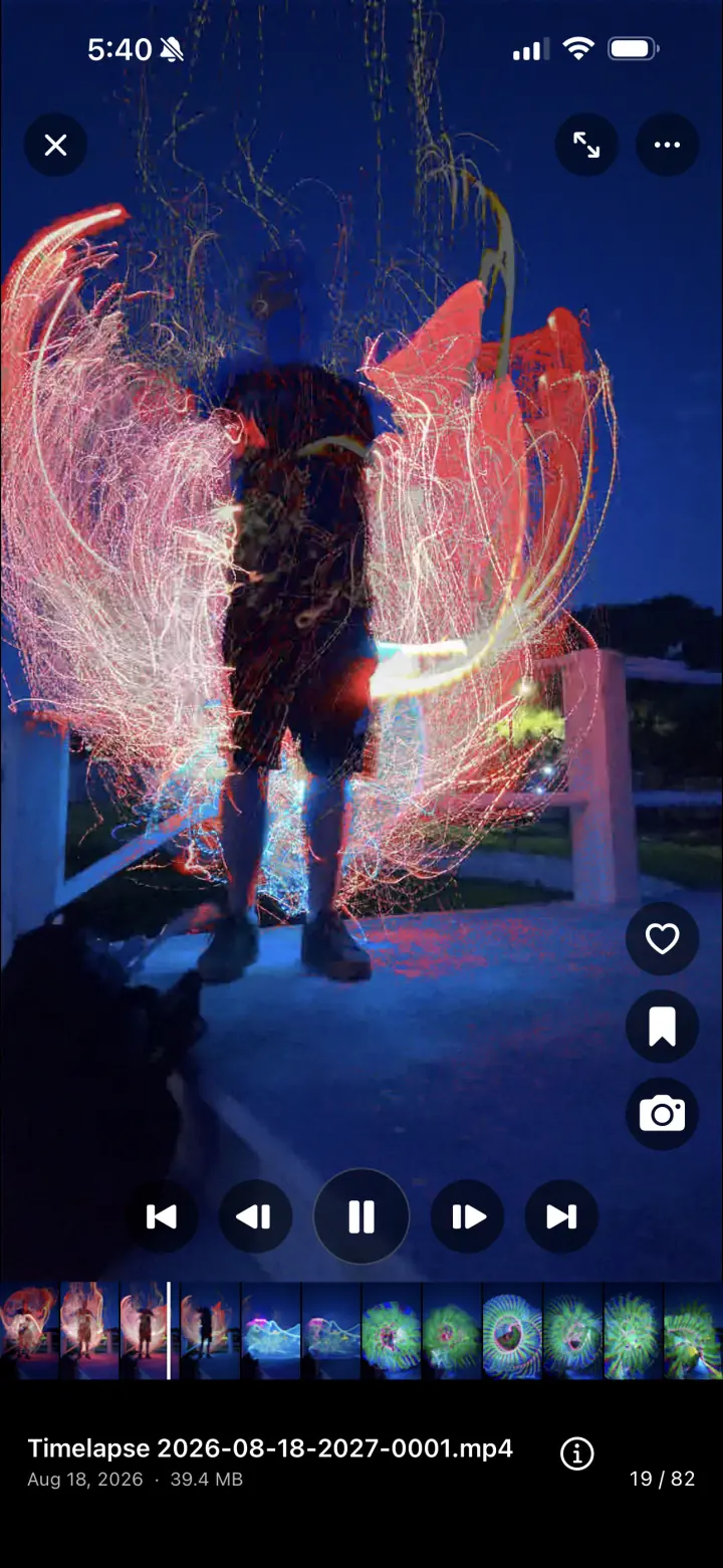 LightPaint full-screen video viewer with favorites, bookmarks, and frame capture