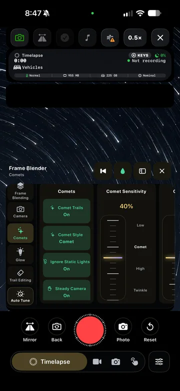 TimeLapsed Live comet and trail controls, with an illustrated scene beneath the captured camera controls